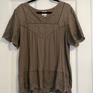 Knox Rose XXL cotton eyelid top olive green.